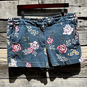 🌻Ann Taylor LOFT Outlet 4" Ruffle Floral Shorts Size 14